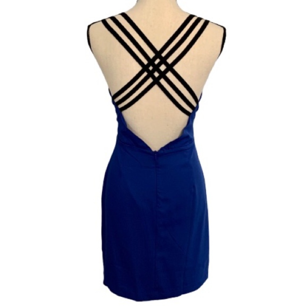 may & july cocktail dress M blue strappy